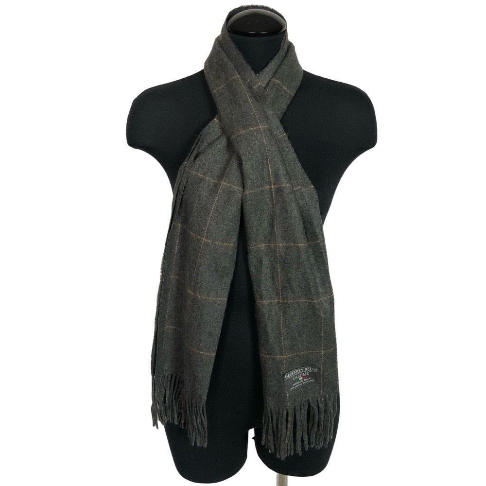 Geoffrey Beene Gray Plaid Scarf‎